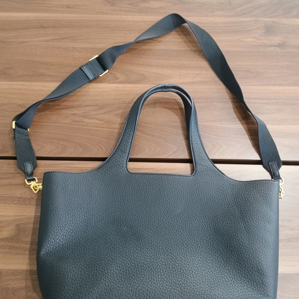 Amazon Essentials Black Textured Tote Shoulder Bag - Picture 4 of 8
